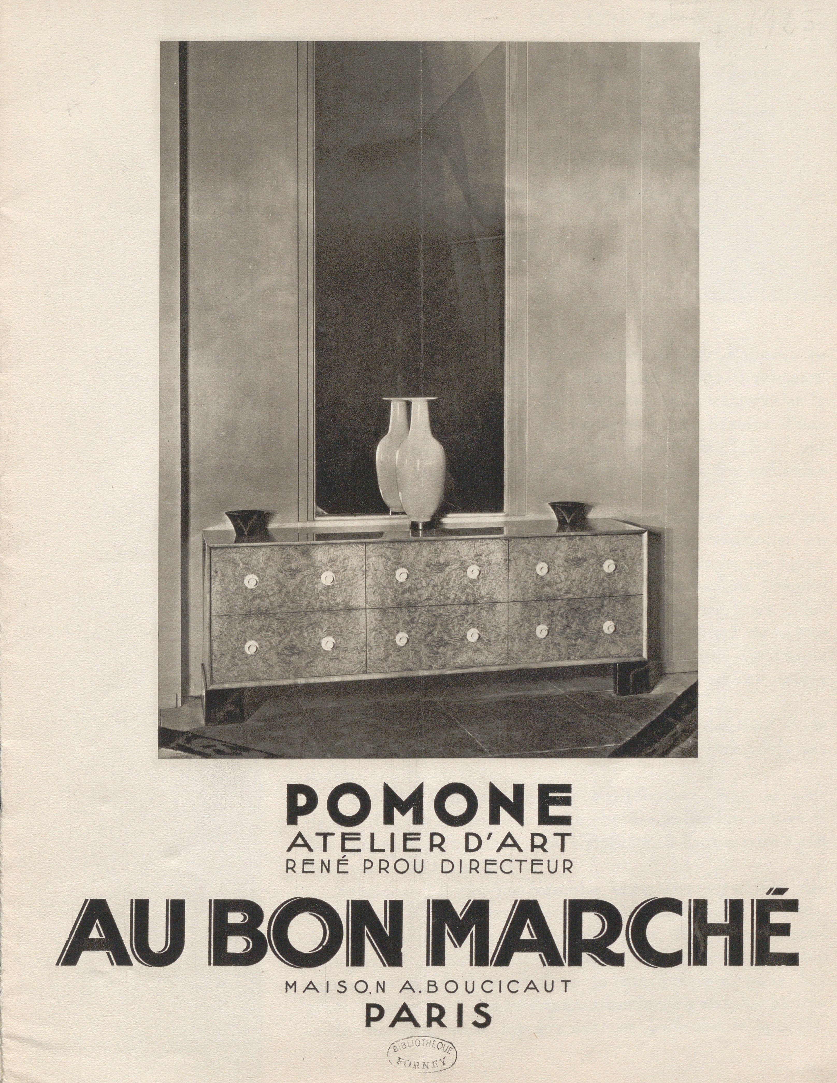 Couverture illustrée par une photographie noir et banc d'un meuble et d'un vase Art Déco